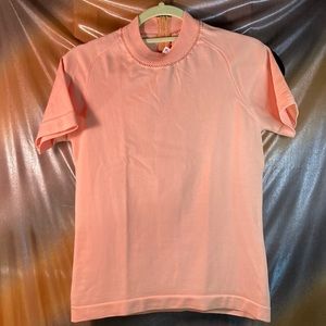 Vintage 60’s peach shirt sleeve turtleneck 32” waist 36” chest 204‎